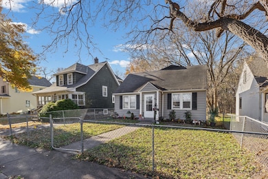 917 Jessie St, Saint Paul, MN 55130 - photo 3