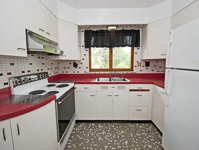 Kitchen. CHARMING KITCHEN