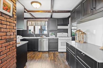 17 Davis St, Malden, MA 02148 - photo 6