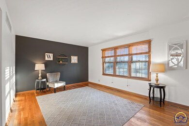 3113 SW Mulvane St, Topeka, KS 66611 - photo 6