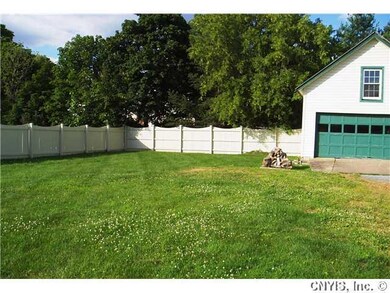 Yard/Garden Spacious yard