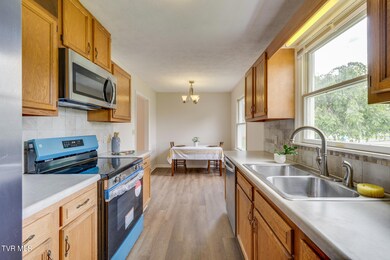 kitchen/dining