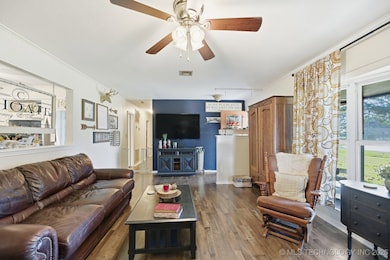 206 N Will Rogers Loop E, Oologah, OK 74053 - photo 4