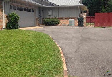 428 Holiday Ln, Tyler, TX 75703 - photo 4