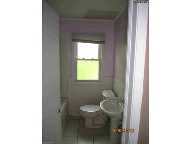 Main Floor Bath w/ceramic flooring.