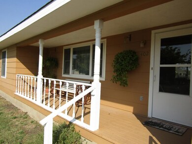 402 N Wildcat Ct, Hugoton, KS 67951 - photo 4