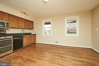 10700 Marlborough Rd, Fairfax, VA 22032 - photo 2