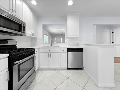 5859 Wrenwater Dr, Lithia, FL 33547 - photo 7