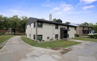 3241 Marshall Ave SE, Grand Rapids, MI 49508 - photo 4