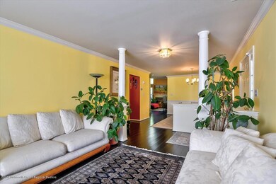 06-Living Room