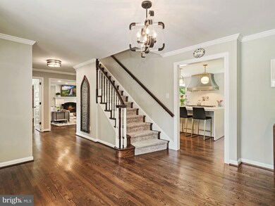 8021 Horseshoe Ln, Potomac, MD 20854 - photo 2