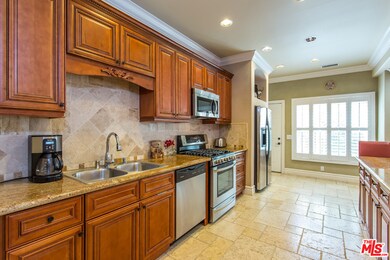 COOKS' KITCHEN