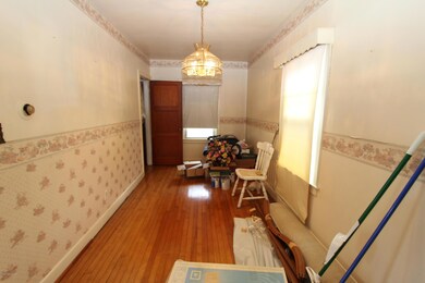 Dining Area (2)