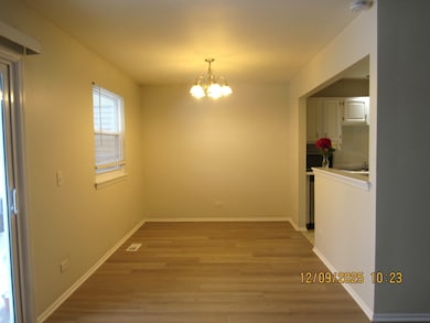 2790 Glasgow Ct unit X1, Schaumburg, IL 60194 - photo 5