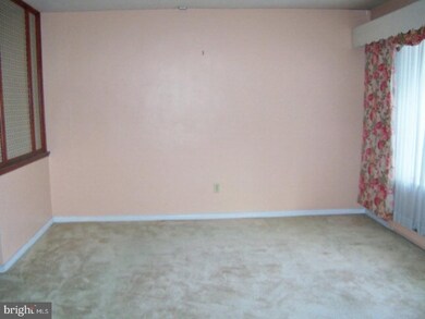 1221 Centre St, Ashland, PA 17921 - photo 5