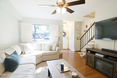 22 Croft Ct, Staten Island, NY 10306 - photo 4