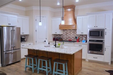 201 Landry Ave, Godley, TX 76044 - photo 5