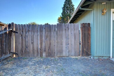 106 Shadowwood Ct, Central Point, OR 97502 - photo 4