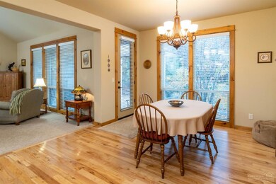 19451 Amber Meadow Dr, Bend, OR 97702 - photo 4