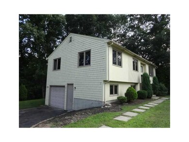 9 Robin Hood Rd, Cranston, RI 02921 - photo 2