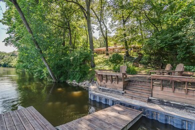 1505 Signal Point Drive-large-004-Situat