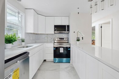 9-13 Sutherland Rd unit 2, Arlington, MA 02476 - photo 4