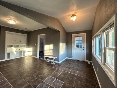 927 S 9th Ave, Marshalltown, IA 50158 - photo 5