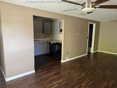 7554 Teays Valley Rd, Scott Depot, WV 25560 - photo 3