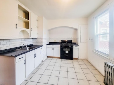 452 Myrtle Ave, Irvington, NJ 07111 - photo 3