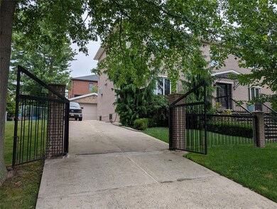 15 Lenzie St, Staten Island, NY 10312 - photo 2