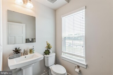 10130 American Pharoah Ln unit B, Laurel, MD 20723 - photo 7