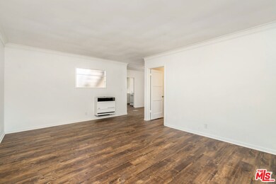 4900 Saint Elmo Dr, Los Angeles, CA 90019 - photo 5