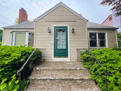 110 Wilkins Ave, Bridgeport, CT 06606 - photo 2