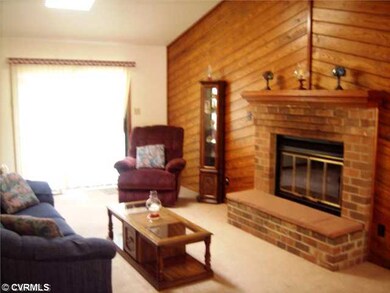 11418 Brandenburg Dr, Midlothian, VA 23112 - photo 2