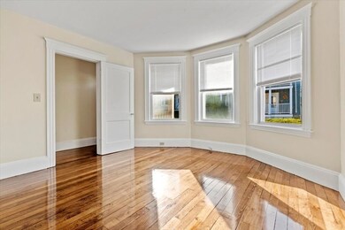 52 Roslyn St unit 1, Salem, MA 01970 - photo 2