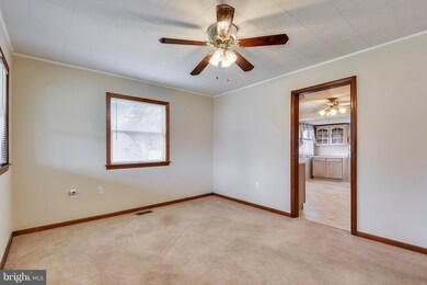 19 Compression Ct, Middle River, MD 21220 - photo 6