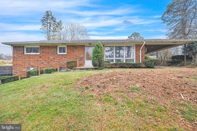 1074 Lumber St, Middletown, PA 17057 - photo 3