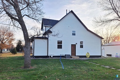 441 N Adams St, Salem, SD 57058 - photo 4