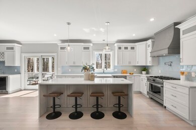 114 Forest St, Reading, MA 01867 - photo 4