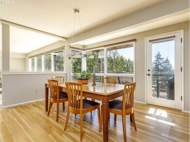 2933 NW 53rd Dr, Portland, OR 97210 - photo 7