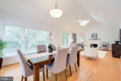 317 Skyhill Rd, Alexandria, VA 22314 - photo 5