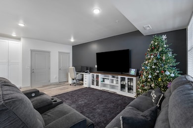 8392 Sky Mirror Ln unit 204, Sandy, UT 84070 - photo 2