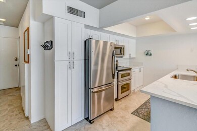 10-1655 E Palm Canyon Dr #320-10