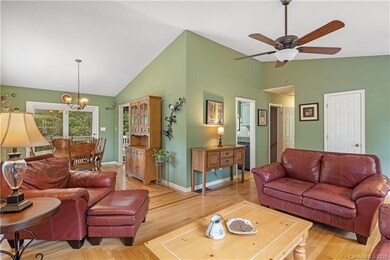 301 Kingbird Ln, Asheville, NC 28803 - photo 7