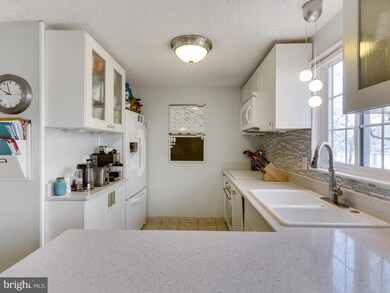 8665 Maple Glen Ct, Springfield, VA 22153 - photo 7