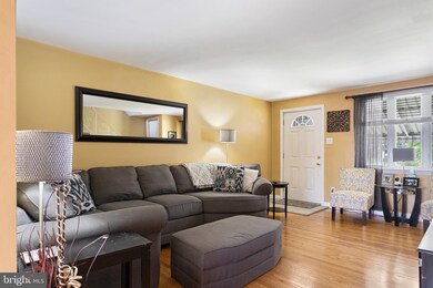 718 Oakwood Dr, Glenolden, PA 19036 - photo 6