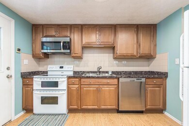 6588 Skywae Dr, Columbus, OH 43229 - photo 4