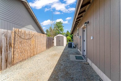 337 SW Wagner Meadows Dr, Grants Pass, OR 97526 - photo 4