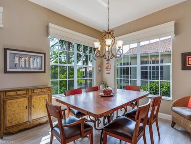 Light & bright spacious dining area, end unit wind