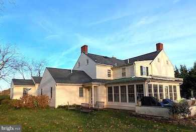 4936 Curly Hill Rd, Doylestown, PA 18902 - photo 4